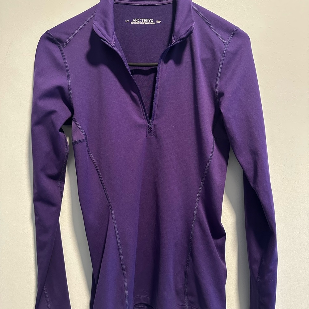 Arc'teryx Women's Purple Quarter-Zip Athletic Top